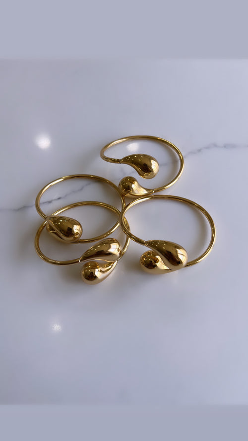 Tear drop bracelet