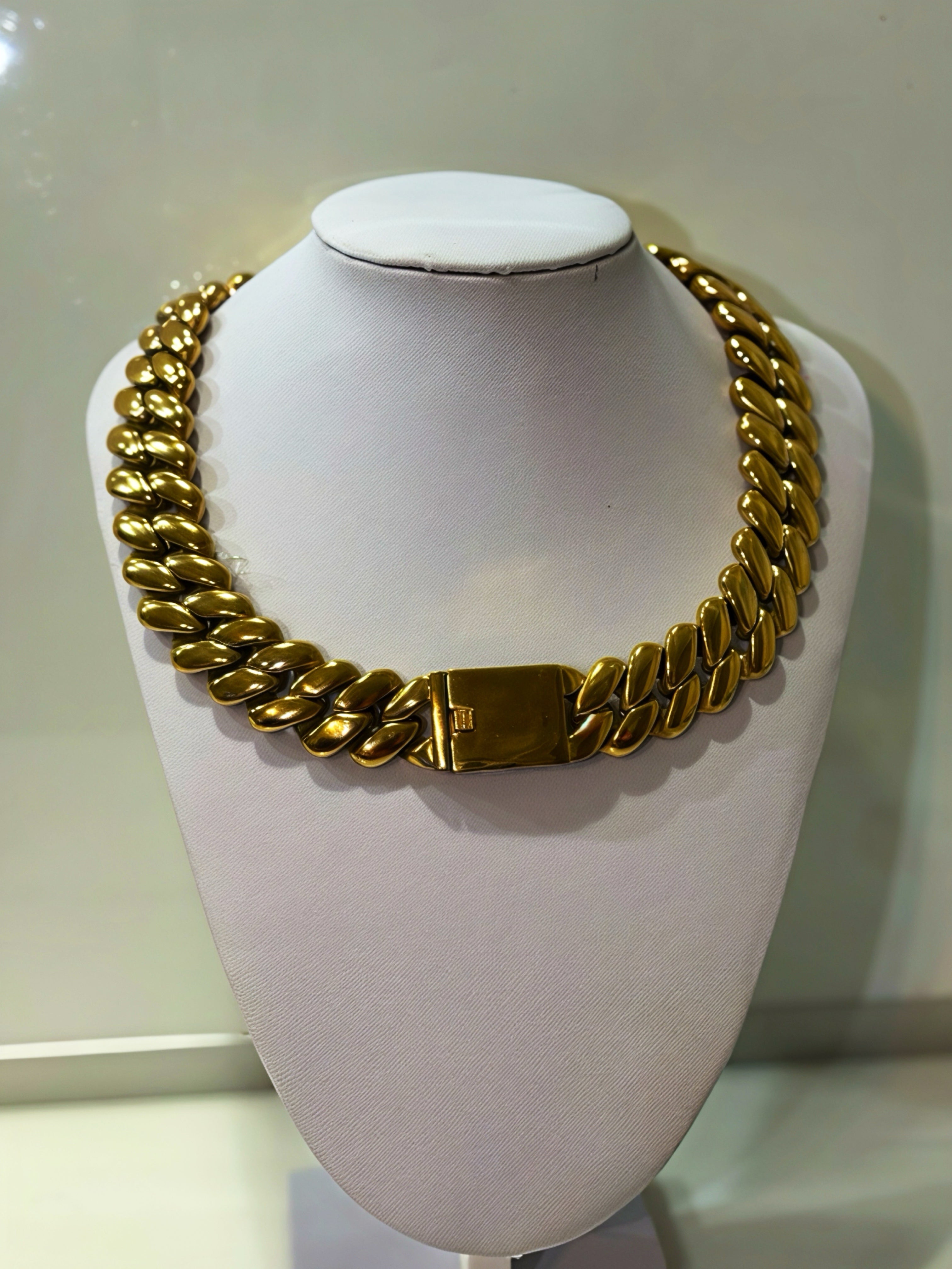 Chunky chain necklace