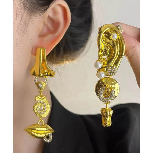 Oversized queen earrings