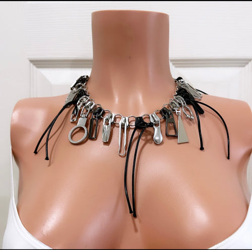 Zipper necklace