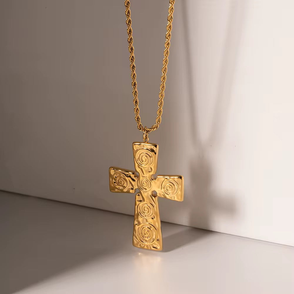 Cross pendant necklace