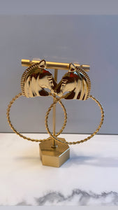 Dainty horse hoop