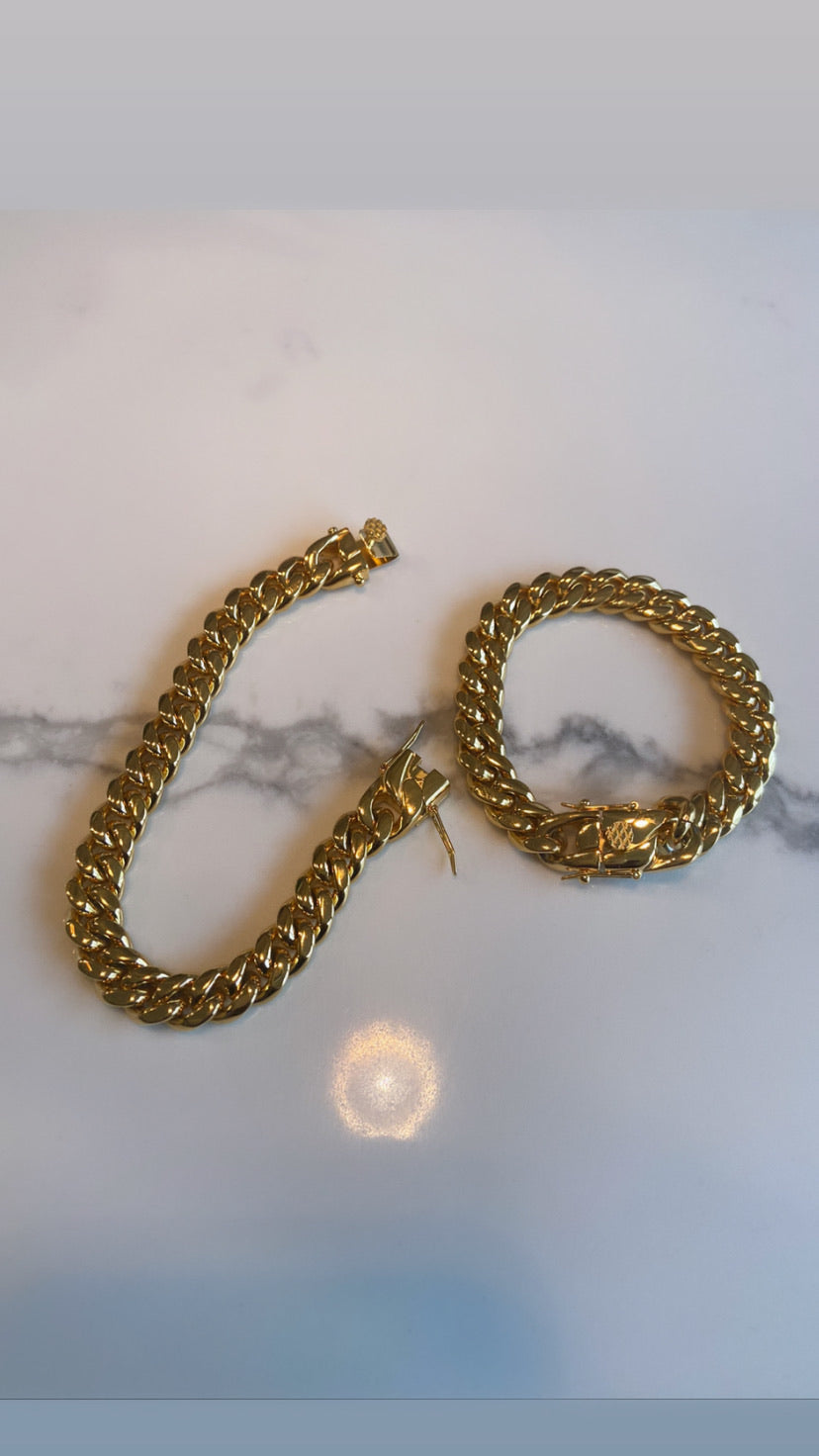 Simple chain bracelet