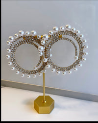 Oversized pearl studs