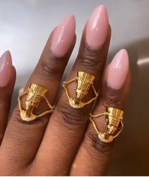 Queen ring