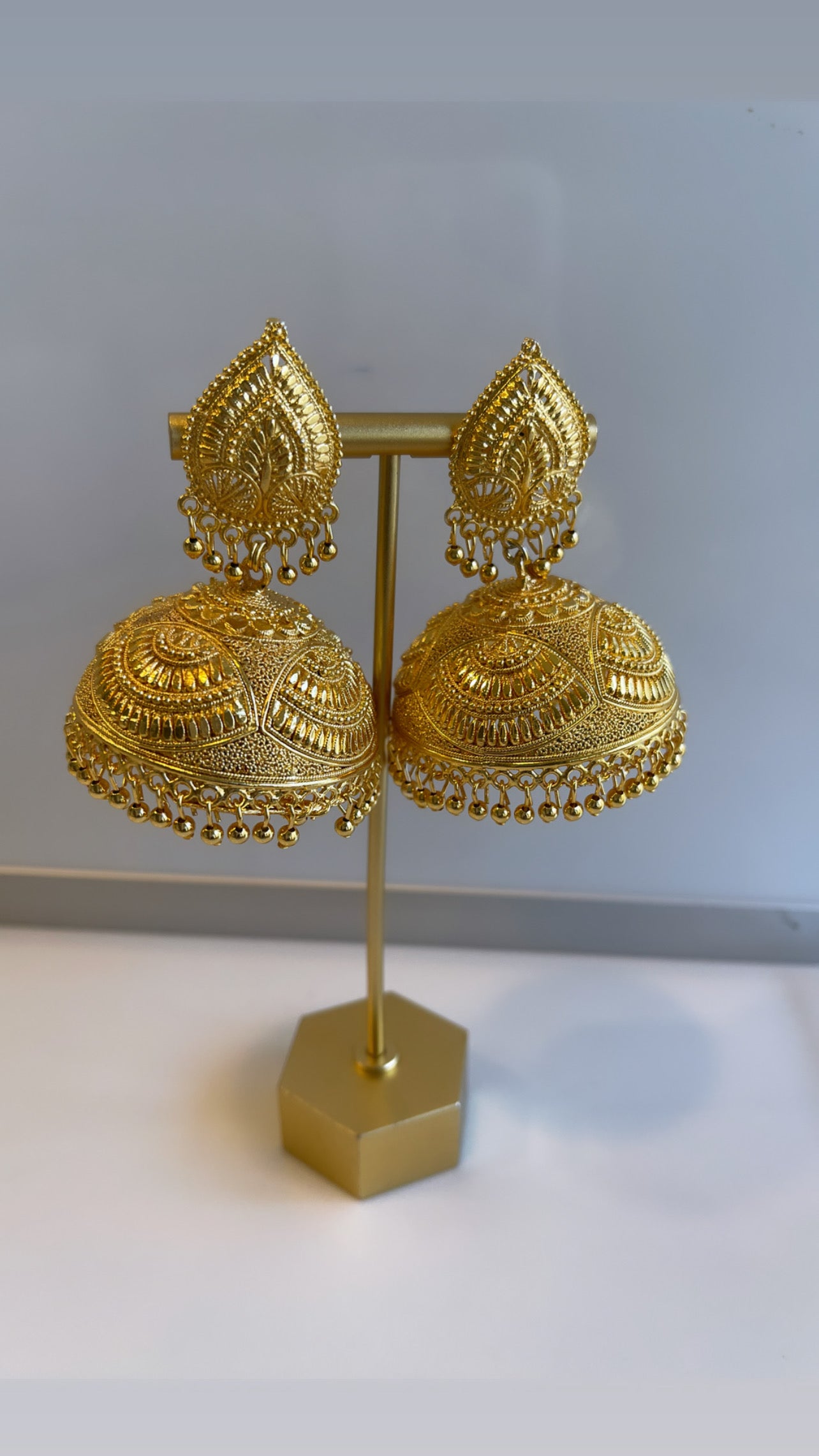Oversized tanvi earrings